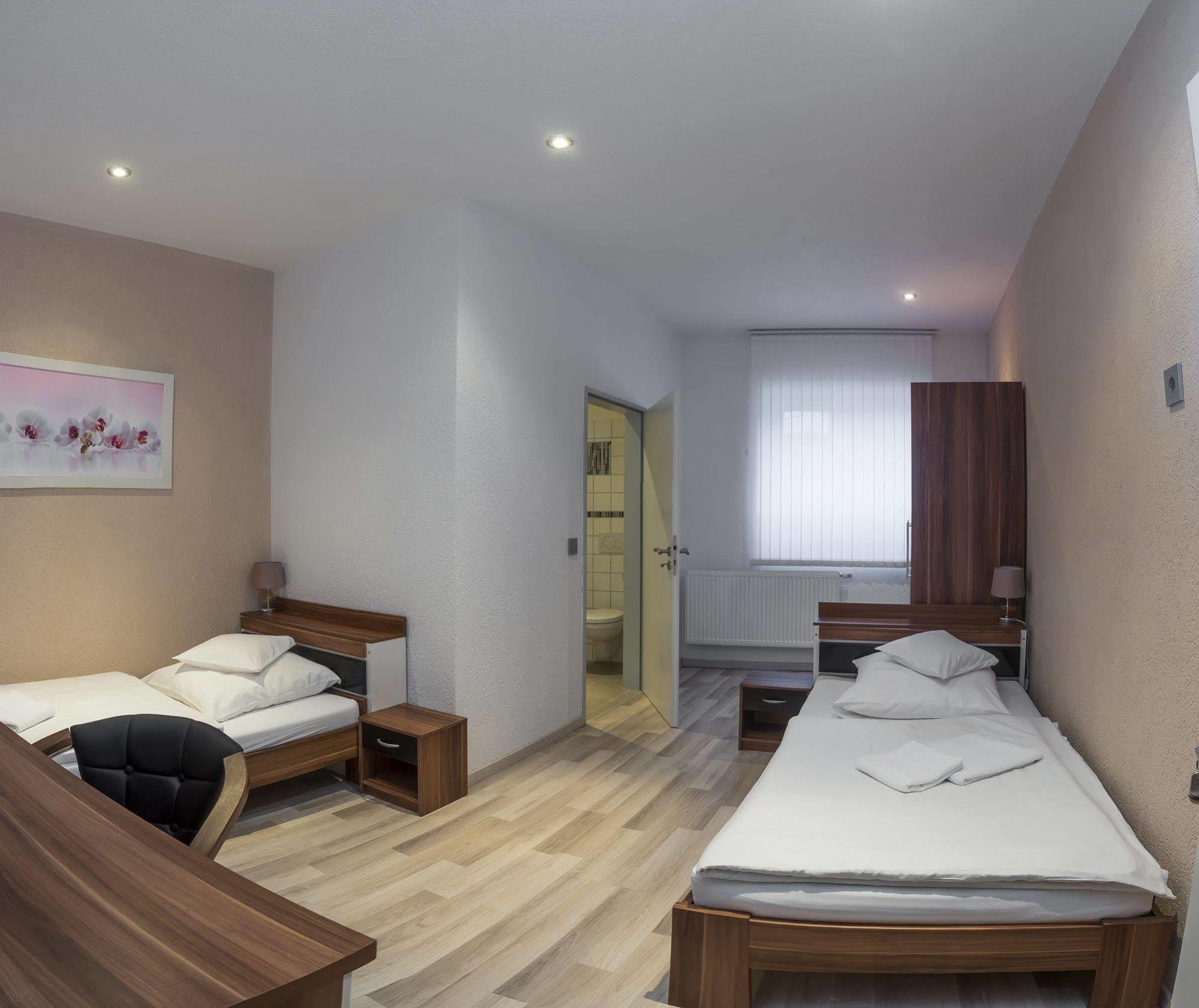 Pension Donau Grill Hanovra Exterior foto